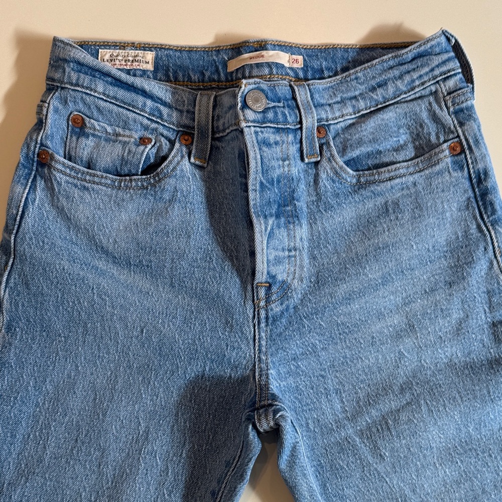 Levi’s Wedgie Light Blue Denim Jeans